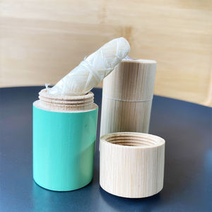 Le <span class=keywords><strong>fil</strong></span> <span class=keywords><strong>de</strong></span> <span class=keywords><strong>soie</strong></span> blanchissant naturel populaire choisit le support abrasif pour les accolades d'enfants enveloppées individuellement <span class=keywords><strong>fil</strong></span> <span class=keywords><strong>dentaire</strong></span> <span class=keywords><strong>de</strong></span> longueur <span class=keywords><strong>de</strong></span> 30m - Product Image 3