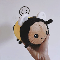 Peluche personnalisée ODM 2025, coccinelle, abeille, rembourrage en coton PP, grand coussin de décoration pour la maison, édredon par un fabricant chinois