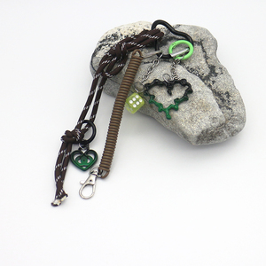 Dice भूरे वसंत कुंजी आकर्षण खिलौने मोती श्रृंखला स्ट्रिंग बैग आकर्षण सिलिकॉन टैग कीचेन - Product Image 2