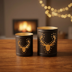 Support de bougie cylindrique en fer, fait main, écologique, sans plomb, étanche, avec motif sapin de Noël en relief, de la marque Sonnet Decor - Product Image 2
