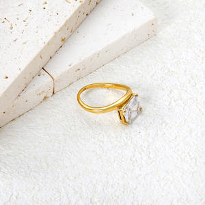 حجر واحد من الفولاذ المقاوم للصدأ للسيدات خواتم إصبع مربعة مطلية بالذهب من الزركون للنساء مع الزركون - Product Image 3