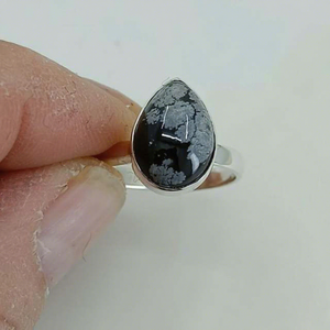Anillo de Plata de Ley 925 con Obsidiana en Forma de Copo de Nieve, Anillo Hecho a Mano con Estilo Boho, Joyería con Gema Negra Natural, Anillo de Promesa para Ella, Regalo de Cumpleaños - Product Image 1