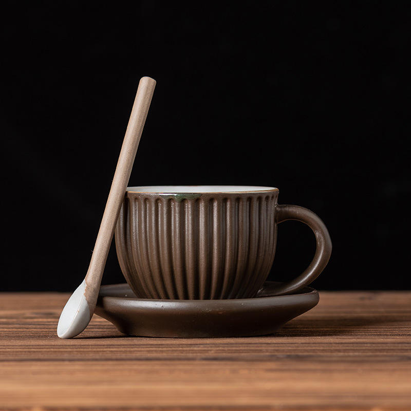 สีน้ำตาล