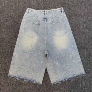 Finch Garment Blaue Denim-Shorts mit Vollbesatz aus Strass, Stonewashed, Hoher Bund, Große Taschen, Gerades Bein, Jorts für den Sommer - Product Image 5