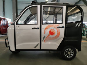 Tricycle fermé étanche à la pluie pour le tricycle électrique de pousse-pousse de cabine <span class=keywords><strong>d</strong></span>'utilisation familiale de passager - Product Image 2