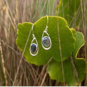 Pendientes Largos de Plata de Ley 925 de Diseño de Lujo con Labradorita de 8x10 mm, Patrón Geométrico Moderno, Accesorio de Moda para Mujer para Fiestas - Product Image 5