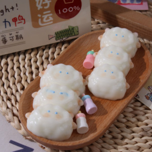 Trois adorables jouets anti-stress en silicone souple en forme de mouton, jouets sensoriels, récompense pour les fêtes, cadeaux pour enfants - Product Image 5