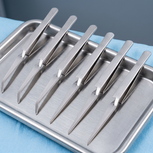 Pince à épiler à verrouillage croisé avec logo personnalisé, lot de 2, pointe arrondie, auto-fermante, action inversée, TC Adson, certifiée CE, usage hospitalier - Product Image 3
