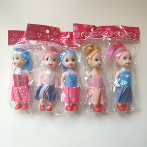 Vente en gros de 6 petites poupées articulées, accessoires pour maison de poupée, poupées de 10 cm, jouets pour filles, adaptés aux cadeaux, jouets à moins d'un <span class=keywords><strong>dollar</strong></span> - Product Image 5