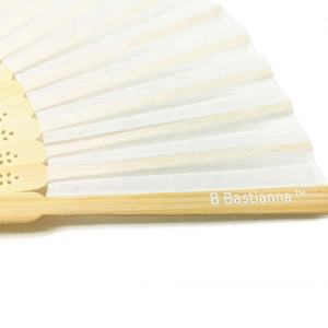 Abanico de Mano Plegable de Bambú Pintado a Mano con Arte Folclórico Personalizado para Novia - Product Image 6