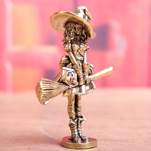 1 ud. Figura decorativa <span class=keywords><strong>de</strong></span> cobre <span class=keywords><strong>de</strong></span> brujas y princesas retro, objetos antiguos sólidos, artesanía decorativa para escritorio, adornos <span class=keywords><strong>de</strong></span> cobre - Product Image 2