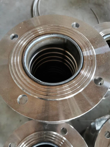 Tuyau ondulé en acier tressé résistant à la corrosion pour applications chimiques avec raccord à bride - Product Image 3