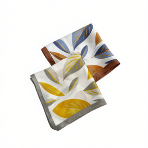 Écharpe en soie à motif de feuilles 70x70 cm carrée pour femmes, accessoire de mode - Product Image 1