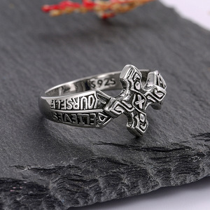 Anello da Uomo Vintage Stile Punk Dorato, Gioiello Geometrico di Tendenza - Product Image 4