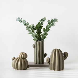 <span class=keywords><strong>Vaso</strong></span> in ceramica trasparente verde a forma di <span class=keywords><strong>cactus</strong></span> unico innovativo di design creativo all'ingrosso <span class=keywords><strong>per</strong></span> l'organizzazione di fiori decorazioni <span class=keywords><strong>per</strong></span> la casa dell'hotel - Product Image 3