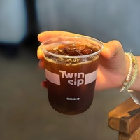 Vente en gros jetable personnalisé 6oz-22oz PET/PP tasse Boba thé à bulles en forme de U avec couvercle matériau PP pour boissons jus tequila