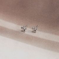 Offre Spéciale femmes bijoux 18K plaqué or boucles d'oreilles en argent Sterling à la mode 925 argent uni Simple fleur en forme de boucles d'oreilles