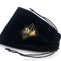 Tas serut beludru hitam Logo Foil emas murah untuk bermain kartu kantung penyimpanan koin beludru kecil kemasan hadiah