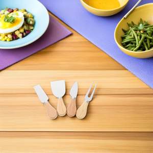 Ensemble de 4 couteaux à fromage uniques avec manche en bois de bambou et lame en acier inoxydable pour fromage et pizza - Product Image 5