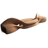 Banc de luxe en bois massif avec section ventilée pour usage extérieur : parcs, gymnases, centres commerciaux, bars, entrées, supermarchés, patios et applications extérieures