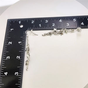 Prix de gros Argent Feuilles Crochet Boucles d'Oreilles Style Bohème Perle d'Eau Douce Incrustation Long Bijoux pour Femmes et Filles - Product Image 6