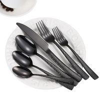 Ensemble de Couverts Noir en Acier Inoxydable 5 Pièces pour Hôtel, Restaurant, Événements et Mariages, Collection Royale Martelé