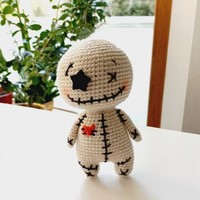 Hollo Ween Gift Poupée gothique au crochet sonore unisexe en fibre de polyester, jouet artisanal tricoté, décoration