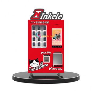 Máquina expendedora de estuches de teléfono personalizados con diseño de grúa, estilo urbano y a la moda - Product Image 3