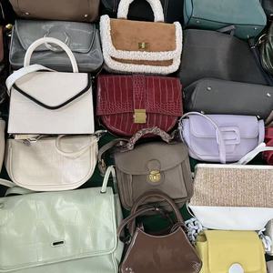 <span class=keywords><strong>Bolsos</strong></span> Usados <span class=keywords><strong>de</strong></span> Primera Calidad A15 al por Mayor, <span class=keywords><strong>Bolsos</strong></span> <span class=keywords><strong>de</strong></span> <span class=keywords><strong>Segunda</strong></span> <span class=keywords><strong>Mano</strong></span> con Estilo <span class=keywords><strong>de</strong></span> Moda en Fardos, Proveedor <span class=keywords><strong>de</strong></span> <span class=keywords><strong>Bolsos</strong></span> Ukay - Product Image 5