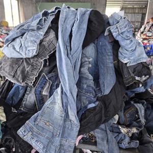 Misto all'ingrosso Ukay Ukay Balle usati vestiti per le donne di <span class=keywords><strong>Jeans</strong></span> larghi <span class=keywords><strong>Jeans</strong></span> cinese alla rinfusa - Product Image 4