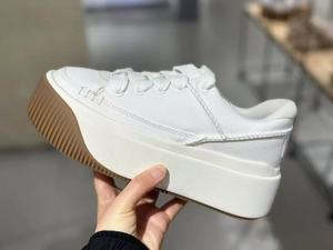 Zapatos de Diseño de Lujo con Suela Gruesa, Estilo Cómodo e Informal para la Moda de Primavera, a un Precio Exclusivo - Product Image 2