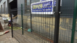 売れ筋商品！亜鉛メッキ3D曲線溶接金網パネルフェンス、道路、庭園、土地、学校、遊び場用金属製セキュリティバリア - Product Image 2