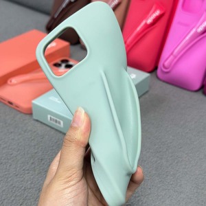 เคสโทรศัพท์ซิลิโคนรูปลิปสติก พร้อมลิปสติก สำหรับ iPhone 11 12 13 14 15 16 17 18 Pro Max เคสกันกระแทกสำหรับใส่เครื่องสำอาง - Product Image 4