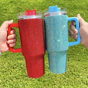 Vaso Térmico Bling de 40 oz con Asa, Tapa y Popote, en Rojo, Negro, Rosa y Azul, con Diamantes de Imitación, para Gimnasio y Deportes - Product Image 3
