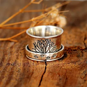 Retro Creative Rotatable Life Tree Ring Simple Carving Leaves Decompression Ring Jewellery