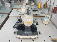 Máquina de coser industrial Juki 3200 usada, controlada por computadora, avanzada, para ojales y botones