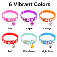 Collier en silicone pour chats, chatons, petits chiens, réglable avec clochette, empreinte de patte en relief 3D, imperméable, doux, 6 couleurs