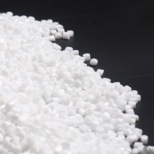 Materia prima de plástico PET Gránulos vírgenes de PET Gránulos de resina de PET de - Product Image 1