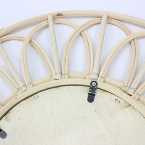 Specchio da appendere a parete decorativo intrecciato a forma di girasole scavato, specchio per il trucco a strisce di bambù fatto a mano - Product Image 6