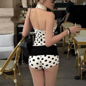 Conjunto de Dos Piezas con Estampado de Lunares en Negro Crema, Top con Cuello Halter y Ribete de Encaje para Mujer, Conjunto de Shorts de Cintura Alta - Product Image 2