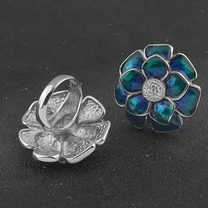 Bague en résine plaquée acier pour femme, bijoux de luxe personnalisés OEM en acier inoxydable avec zircon coloré - Product Image 4