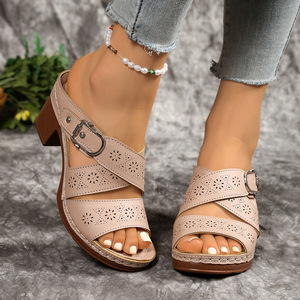 รองเท้าแตะรัดส้นแบบไขว้สำหรับฤดูร้อน ส้นกลาง สำหรับผู้หญิง รุ่นใหม่ล่าสุด แฟชั่นเปิดนิ้วเท้า รองเท้าสไตล์โรมัน ไซส์ใหญ่พิเศษ 43 - Product Image 3