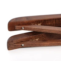 Cintres en bois de hêtre de luxe du fabricant cintres en bois personnalisés avec barre de pantalon antidérapante