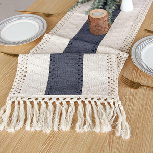 <span class=keywords><strong>Chemin</strong></span> <span class=keywords><strong>de</strong></span> <span class=keywords><strong>table</strong></span> <span class=keywords><strong>de</strong></span> haute qualité en coton tissé à motif et taille personnalisés <span class=keywords><strong>de</strong></span> conception fantaisie <span class=keywords><strong>de</strong></span> qualité supérieure pour la fête - Product Image 1