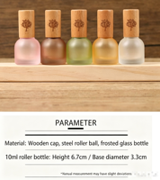 Großhandel Leere Farbige Mattierte Rollkugel-Flasche 10ml Glas Holzdeckel Mehrfarbige Kosmetikverpackung