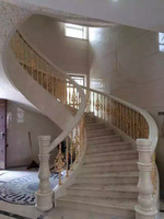 Villa intérieur design moderne escalier en colimaçon beige marbre escalier courbe projet