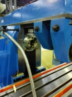 Fraiseuse universelle à genouillère X6132A pour usinage manuel du métal en atelier industriel, découpe de métaux et usinage sur mesure