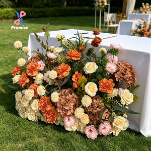 Arreglo Floral Artificial de Seda Hecho a Mano en Tono Crema Terracota Cálido y Retro, Ecológico, para Fondo de Boda - Product Image 1