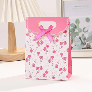 Sacs cadeaux en carton imprimés sur mesure, motif floral de luxe, avec ruban et nœud, pour faveurs de mariage, baby shower, emballage écologique pour événements - Product Image 1
