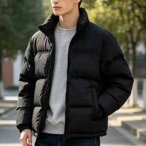 Chaqueta impermeable Fit North con superficie lisa y costuras sin costuras que evitan la fugas de relleno. - Product Image 3